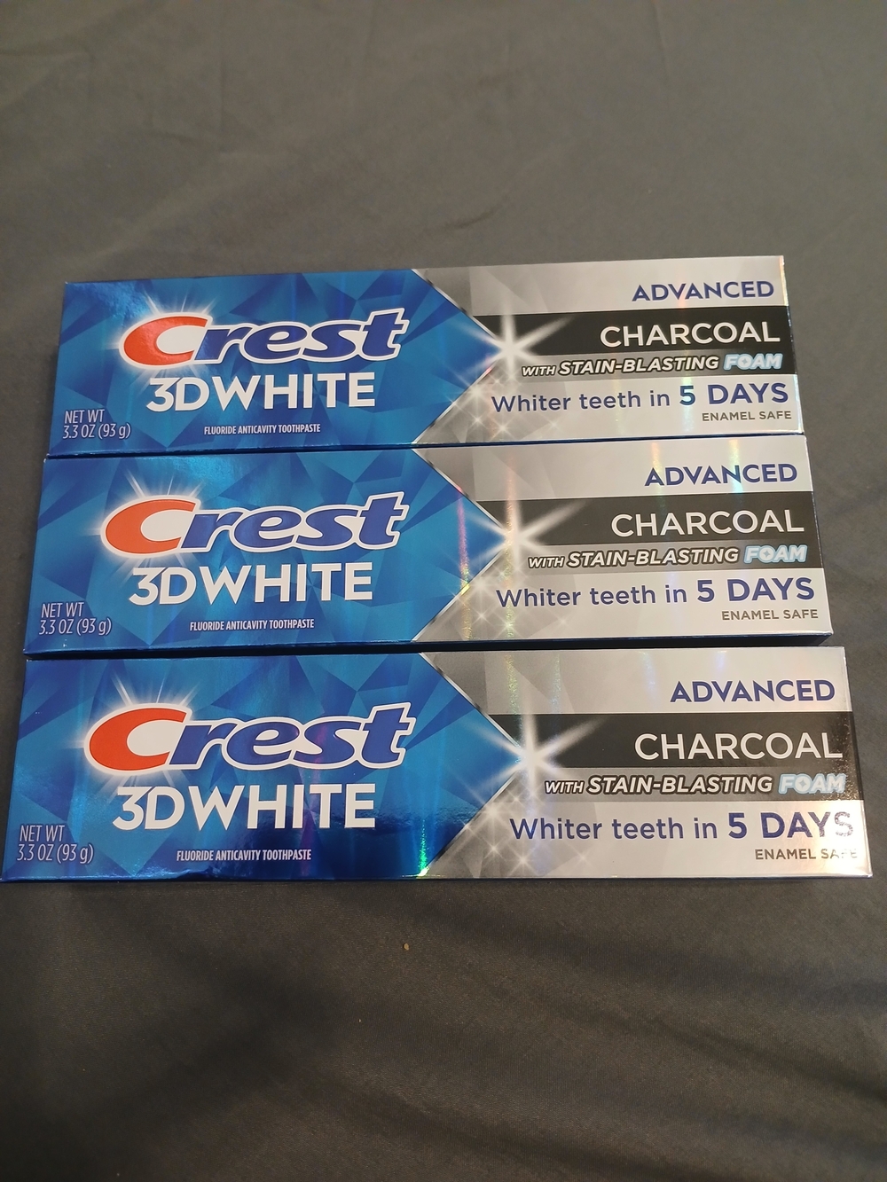 NWOT Bundle 3 Crest 3D White Advanced Charcoal Whitening Toothpaste 3.3 oz